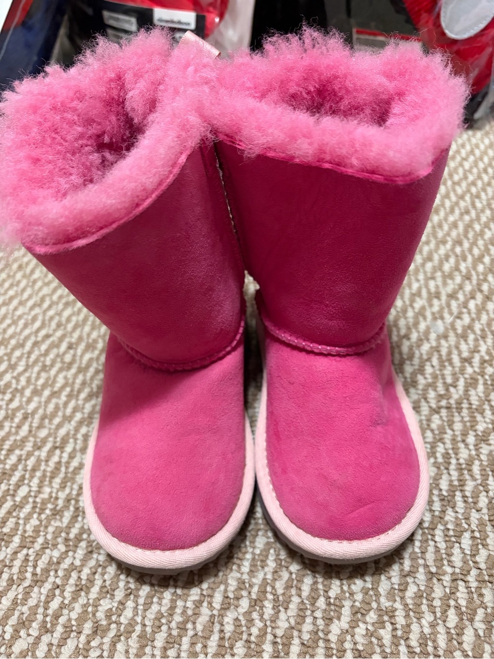 Toddler girls uggs size 7